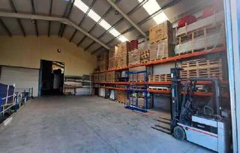 Almacén propio para material fotovoltaico